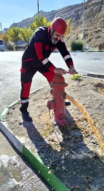 بازرسی منظم و ماهیانه تمامی شیرهای هیدرانت‌ آتش نشانی سطح شهر طرقبه 